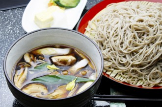 新そばでつくる、道産若鶏ときのこのセイロそば